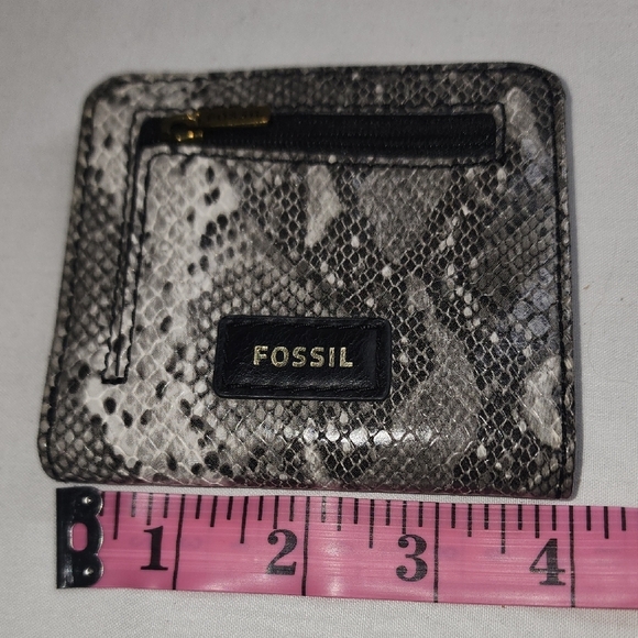 Fossil Black and Gray Snake Print Card Holder - Picture 3 of 7